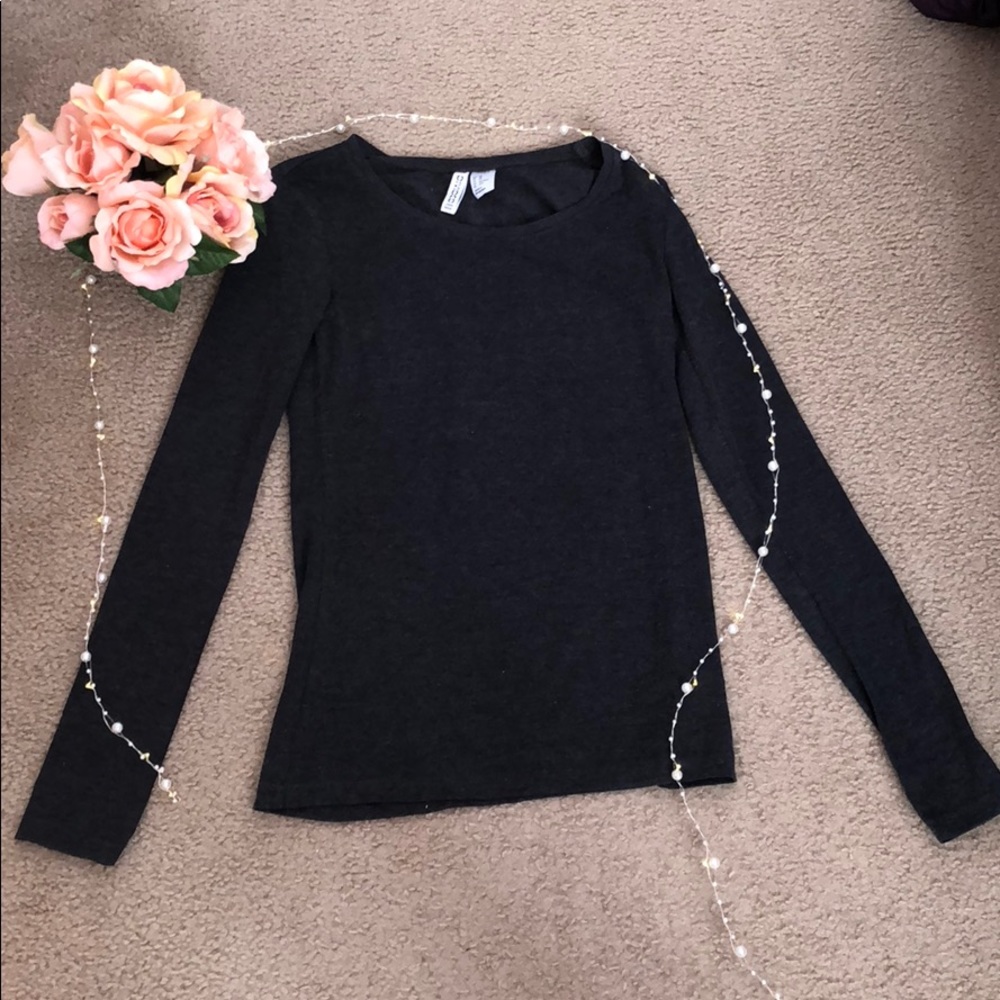 🌸H&M: Long sleeve dark gray shirt